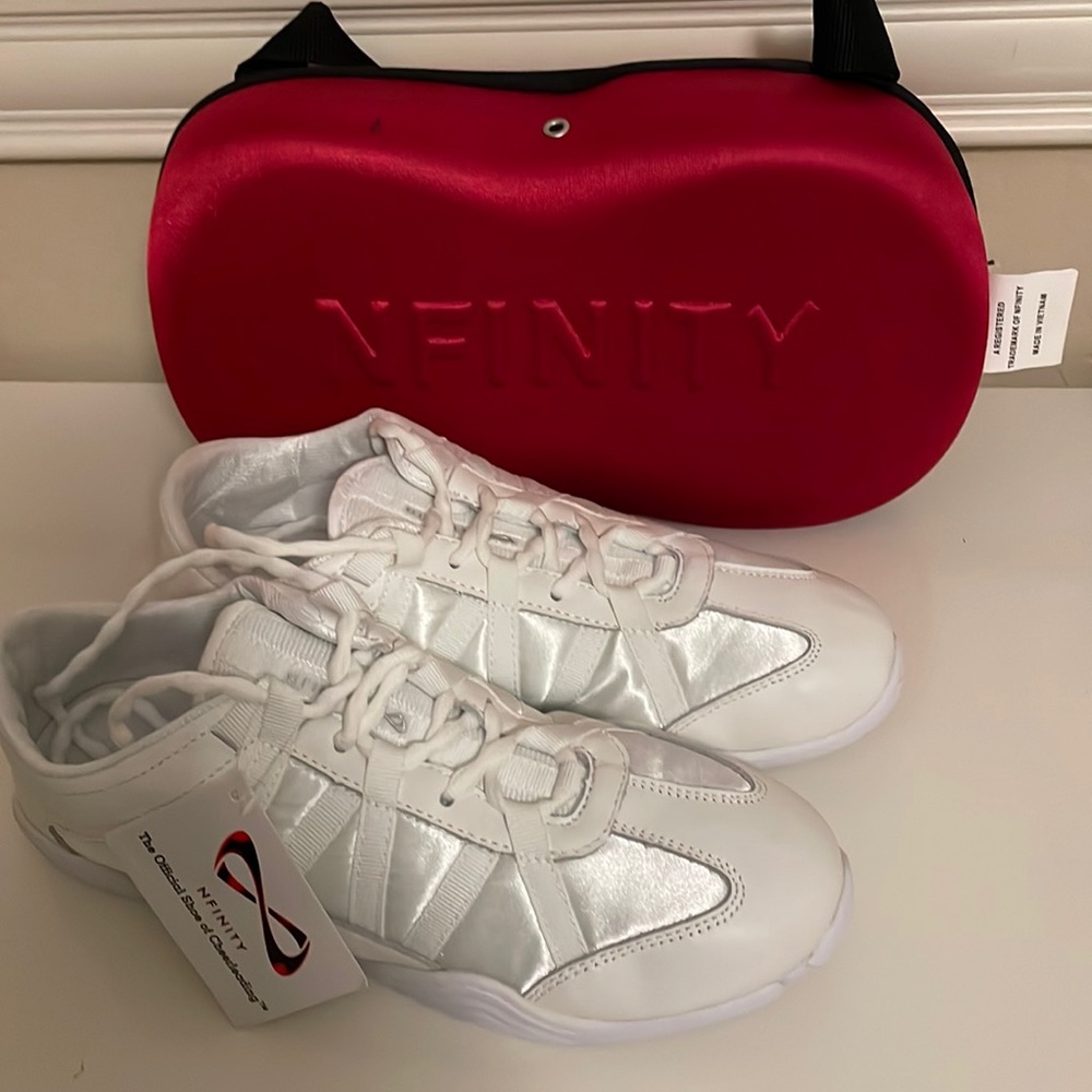 Nfinity Evolution Size 10.5. NEVER WORN, brand new